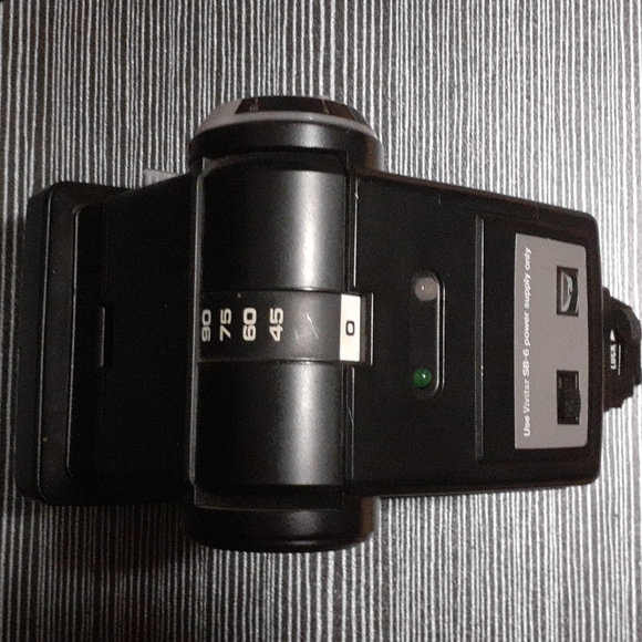 Vivitar zoom thyristor light for camera - Picture 2 of 3